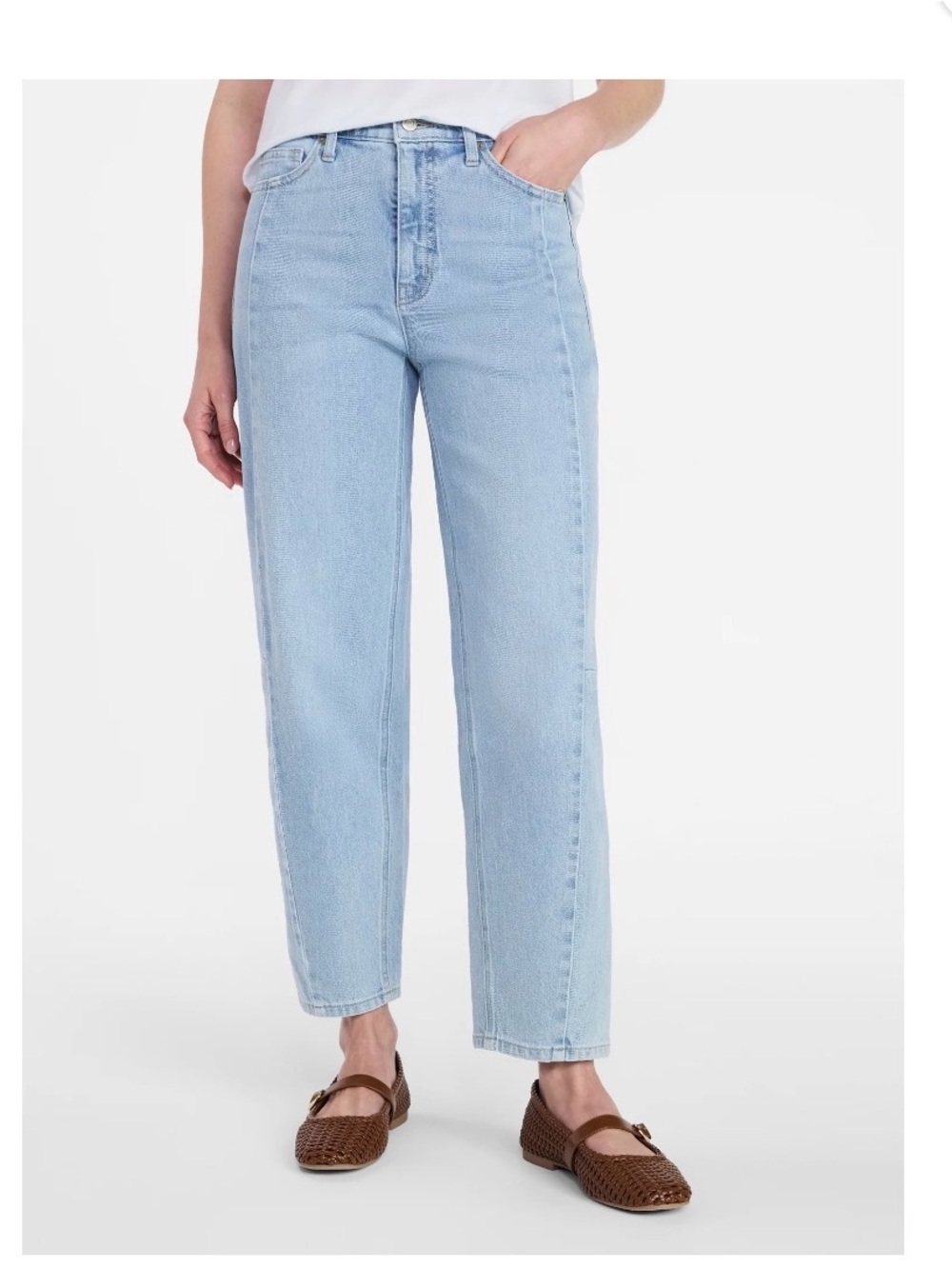 Time and Tru Women’s High Rise Barrel Jeans